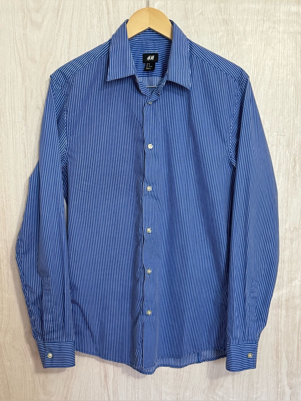 H&M Striped Button Down in Blue & White Size M